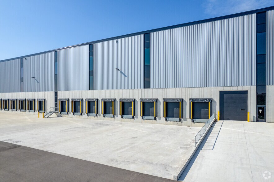 More Photos Of 10725 Louis St. Laurent Av, Milton Unknown For Lease