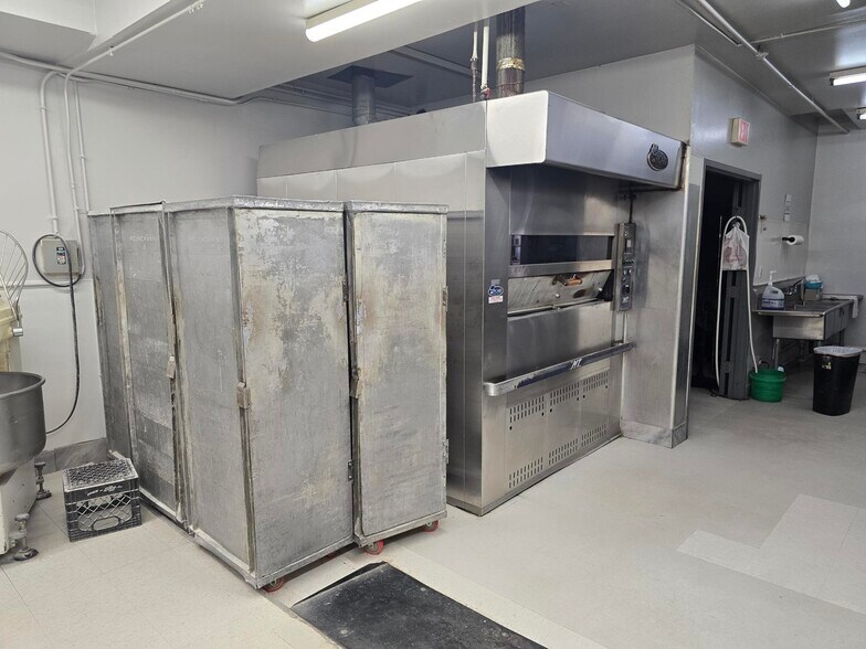 More Photos Of 3925 Oakton St, Skokie Restaurant For Sale