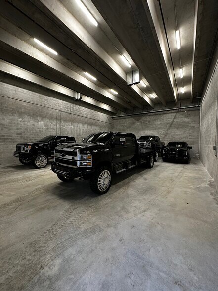 Primary Photo Of 2011 W State Road 84, Fort Lauderdale Warehouse For Sale