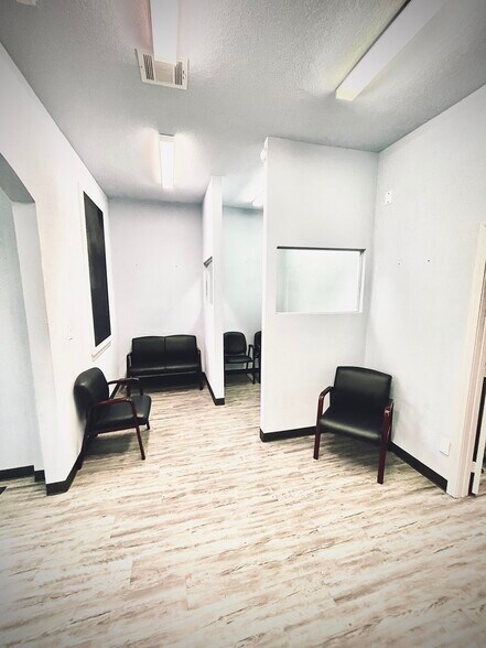 More Photos Of 200 W J Boaz Rd, Saginaw Drugstore For Lease
