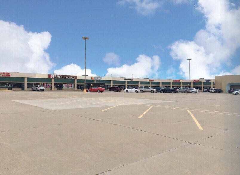 More Photos Of 1505-1601 Kansas Ave, Liberal Unknown For Lease