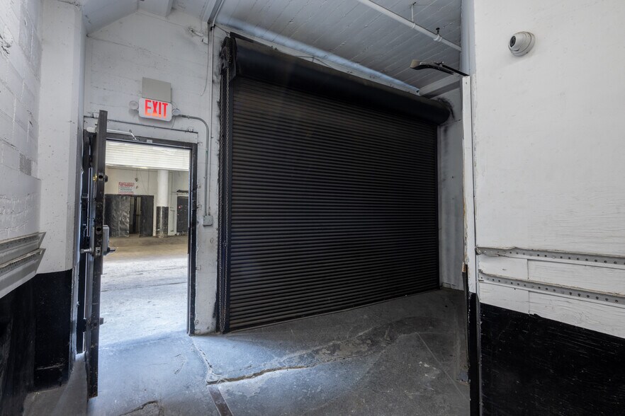 More Photos Of 1114 S Los Angeles St, Los Angeles Warehouse For Sale