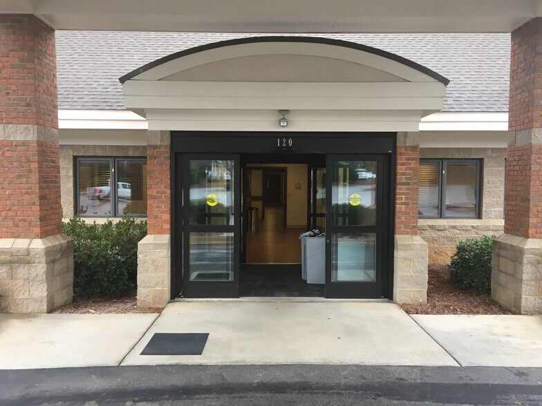 More Photos Of 120 Dillon Dr, Spartanburg Medical For Lease