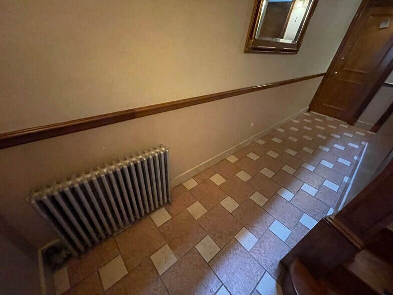 More Photos Of 4605 30th Ave, Astoria Apartments For Lease