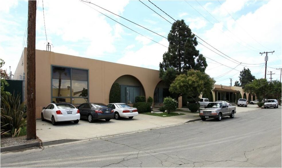 More Photos Of 2400-2424 Gundry Ave, Signal Hill Warehouse For Lease