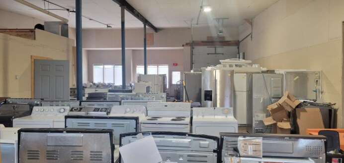 More Photos Of 242 W Edgewater St, Portage Warehouse For Sale