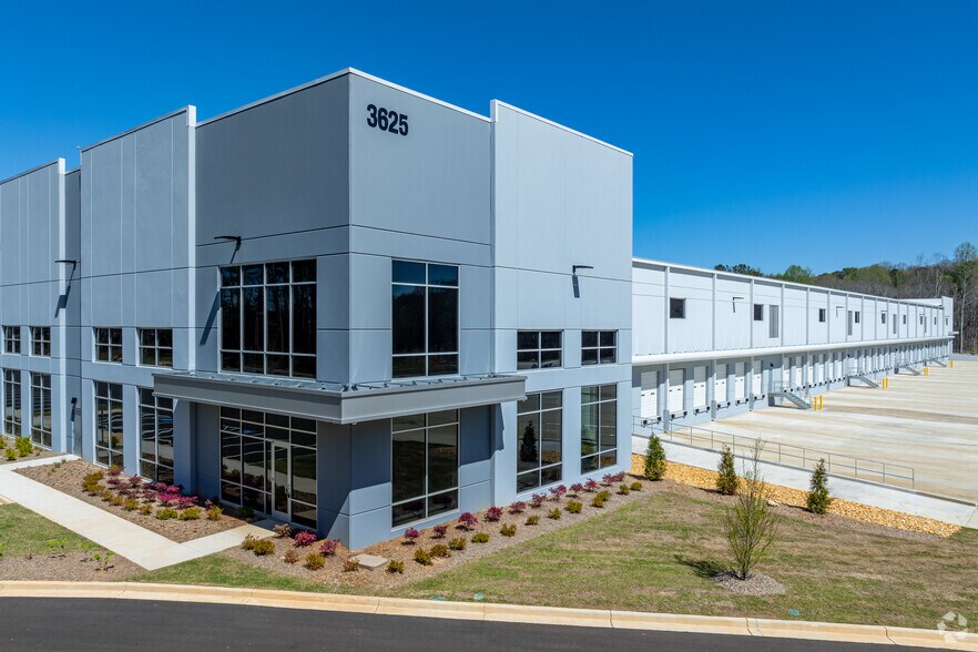 More Photos Of 3625 Buffington Center, College Park Distribution For Lease