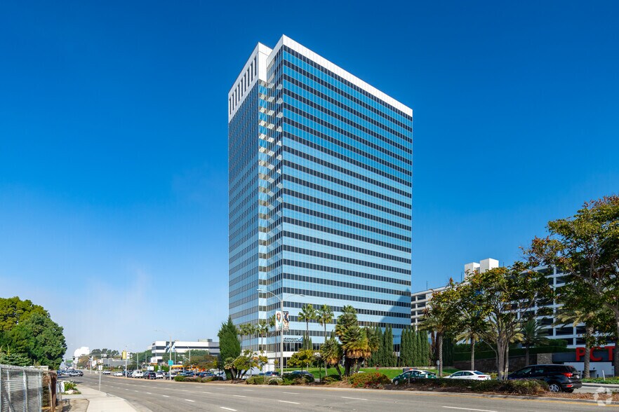 More Photos Of 222 N Pacific Coast Hwy, El Segundo Office For Lease
