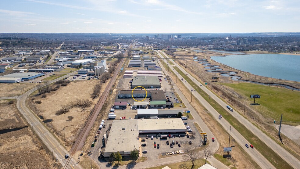 More Photos Of 2625 Highway 14 W, Rochester Flex For Lease