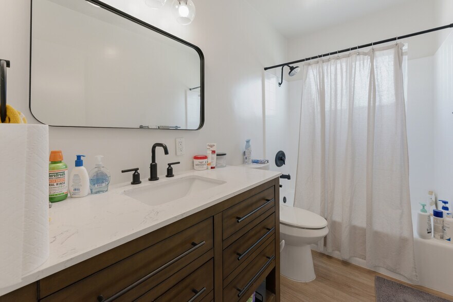 More Photos Of 5810 San Vicente Blvd, Los Angeles Apartments For Sale