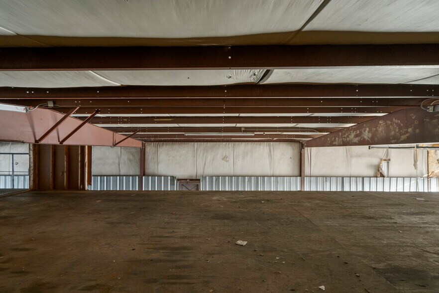 More Photos Of 12 S 111th Ave, Tulsa Service For Lease