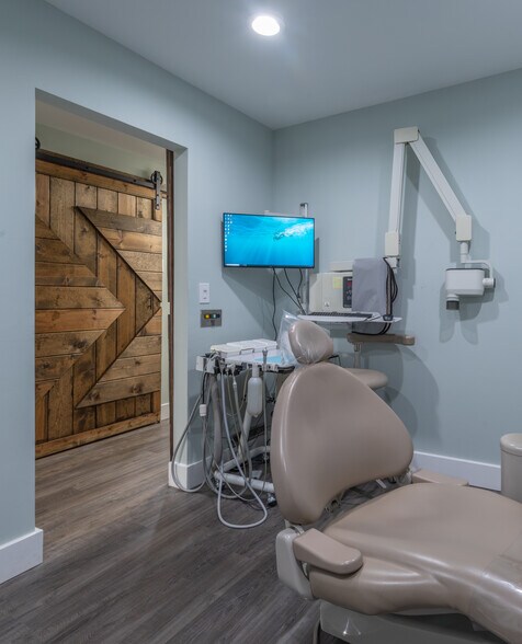 More Photos Of 12850 SW Canyon Rd, Beaverton Medical For Lease