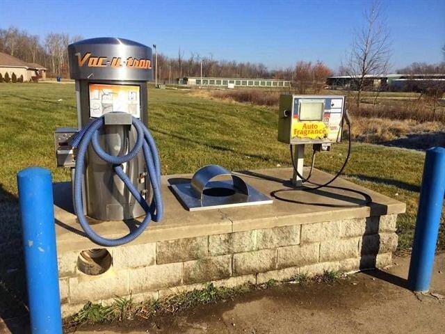 More Photos Of 259 S Herrington Pl, West Terre Haute Carwash For Sale
