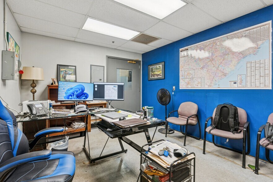 More Photos Of 3270 Benchmark Dr, Ladson Manufacturing For Lease