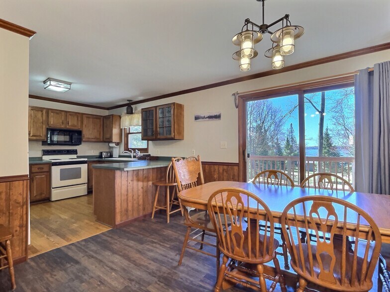 More Photos Of 8475 Hillcrest Ln, Saint Germain Hotel For Sale