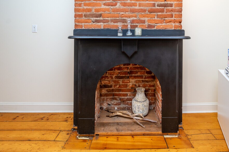 More Photos Of 24 N Main St, Lambertville Office For Sale
