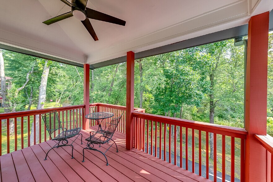 More Photos Of 892 Edelweiss Strasse, Helen Hotel For Sale