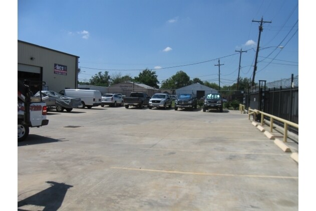 More Photos Of 6606 Lindbergh Ave, Houston Warehouse For Lease