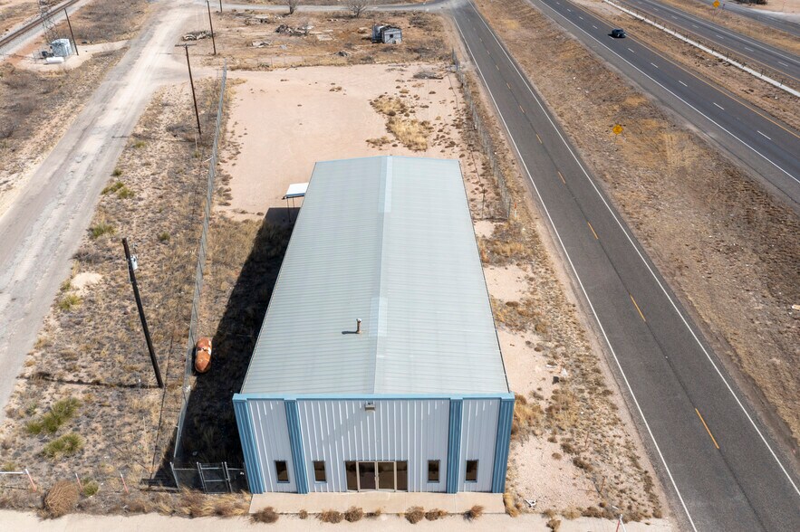 More Photos Of 850 W I-20, Penwell Warehouse For Lease