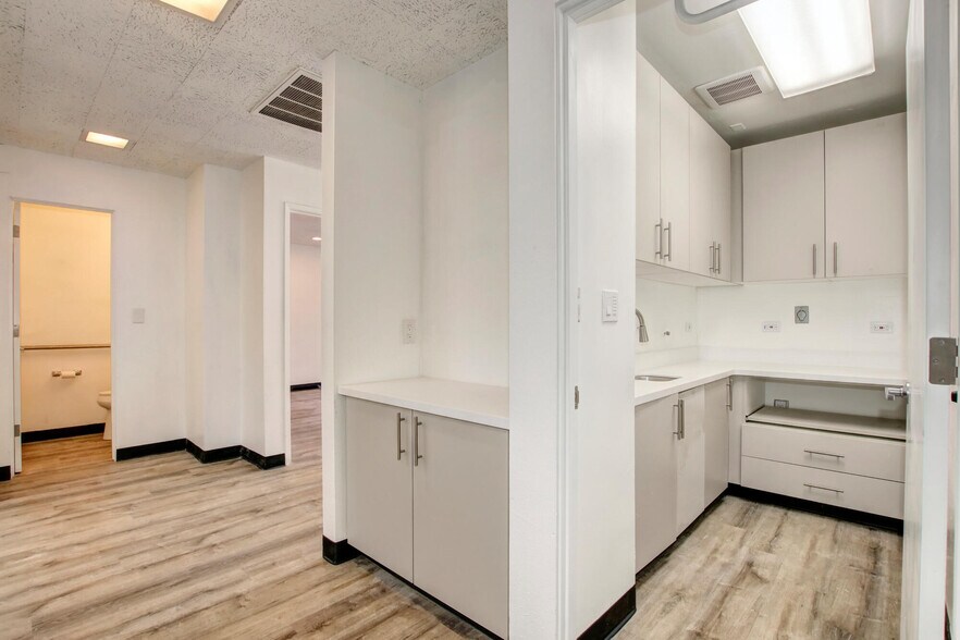 More Photos Of 1901 Watt Ave, Sacramento Medical For Lease