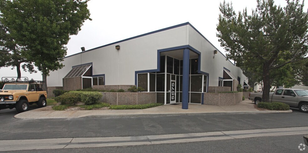 More Photos Of 5873-5895 Rickenbacker Rd, Commerce Light Distribution For Lease