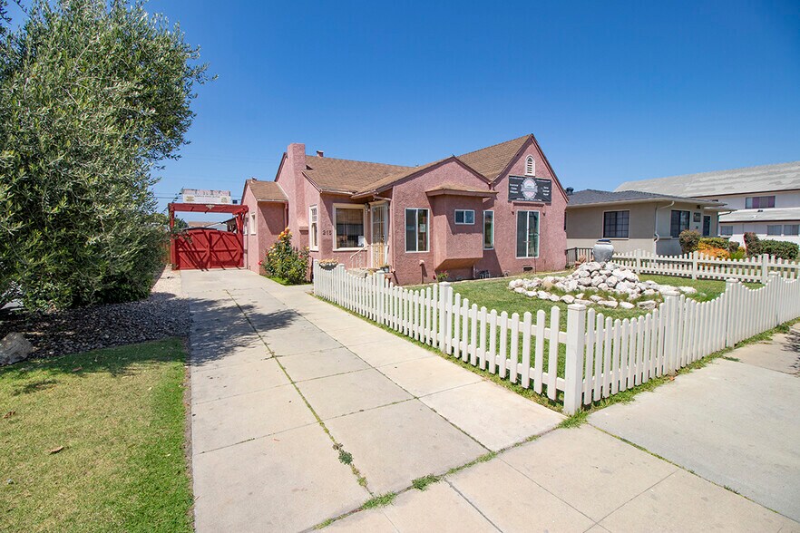 More Photos Of 215 E Fesler St, Santa Maria Storefront For Sale