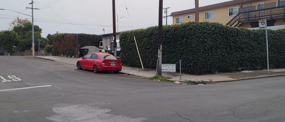 More Photos Of 3790 Clinton St, San Diego Contractor Storage Yard For Sale