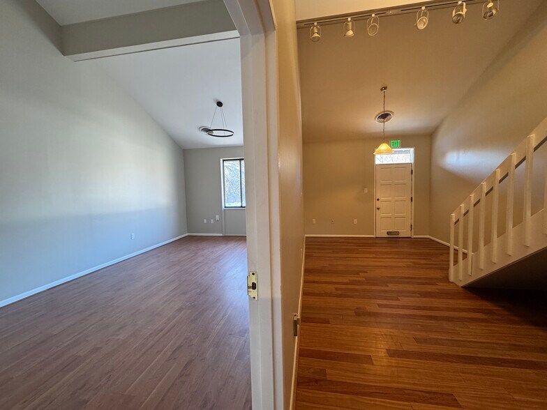 More Photos Of 311 Maple Ave W, Vienna Medical For Lease