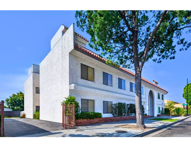 More Photos Of 4116 W Magnolia Blvd, Burbank Office For Sale