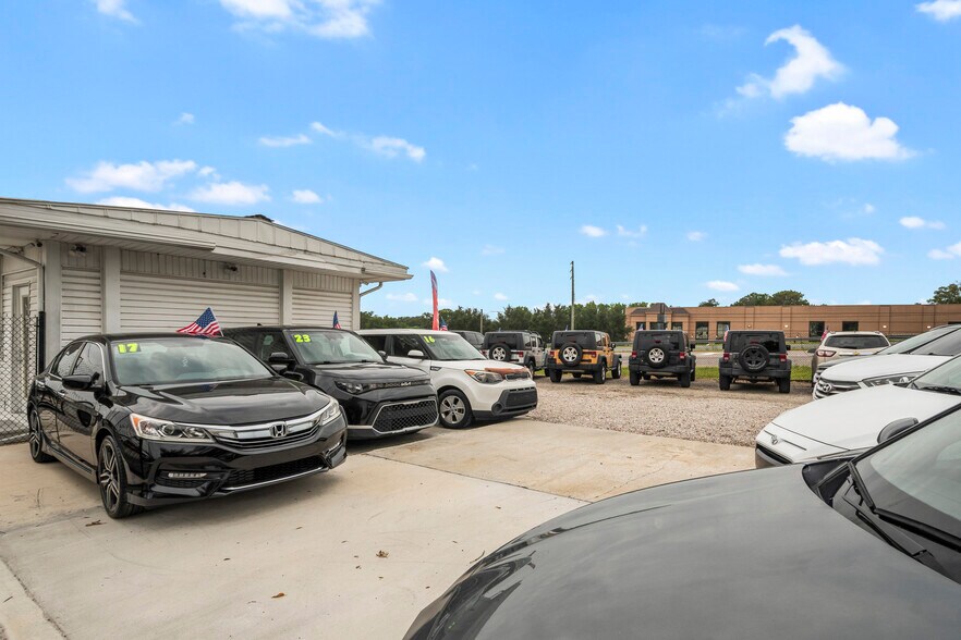 More Photos Of 7116 Rose Ave, Orlando Auto Dealership For Sale