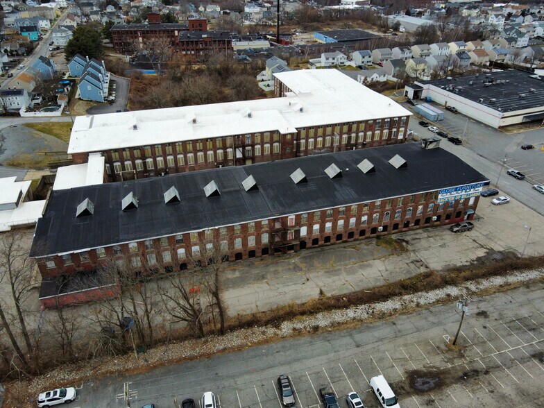 More Photos Of 460 Globe St, Fall River Showroom For Sale