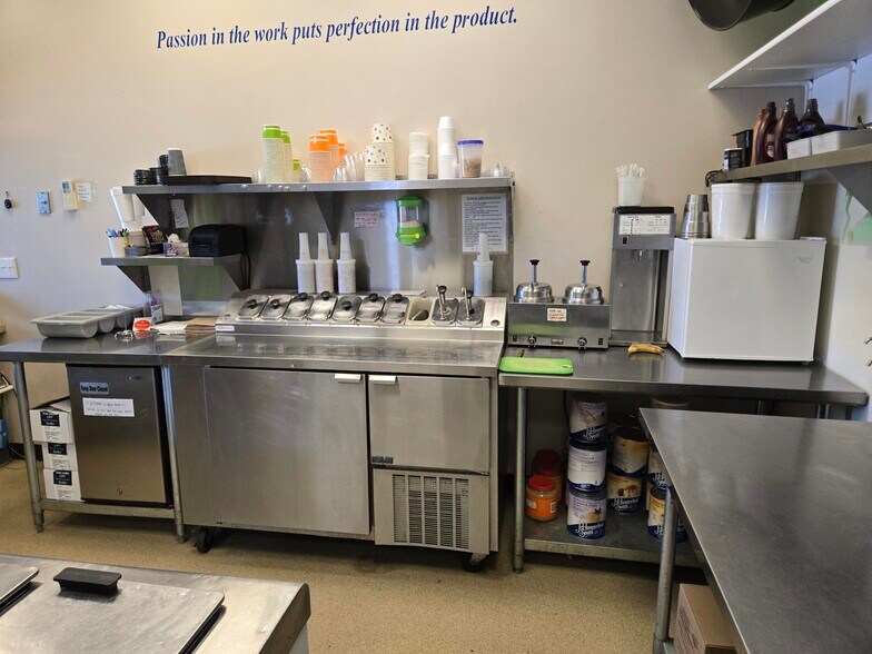 More Photos Of 1226 Oregon St, Oshkosh Restaurant For Sale