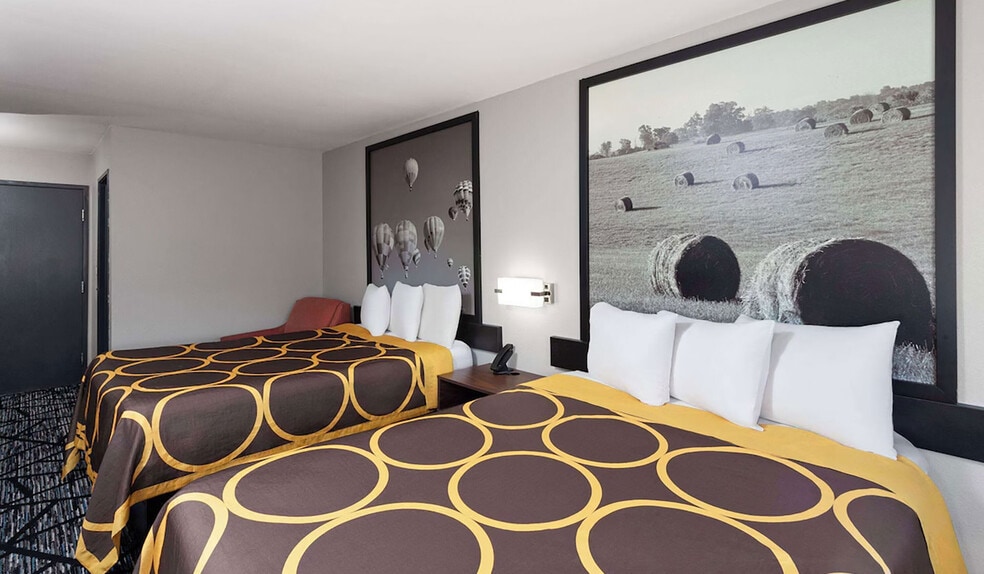 More Photos Of 425 S West St, Olney Hotel For Sale