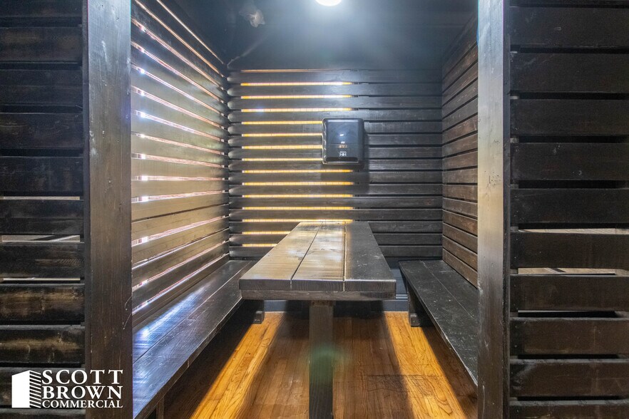 More Photos Of 424 Bryan St, Denton Restaurant For Sale