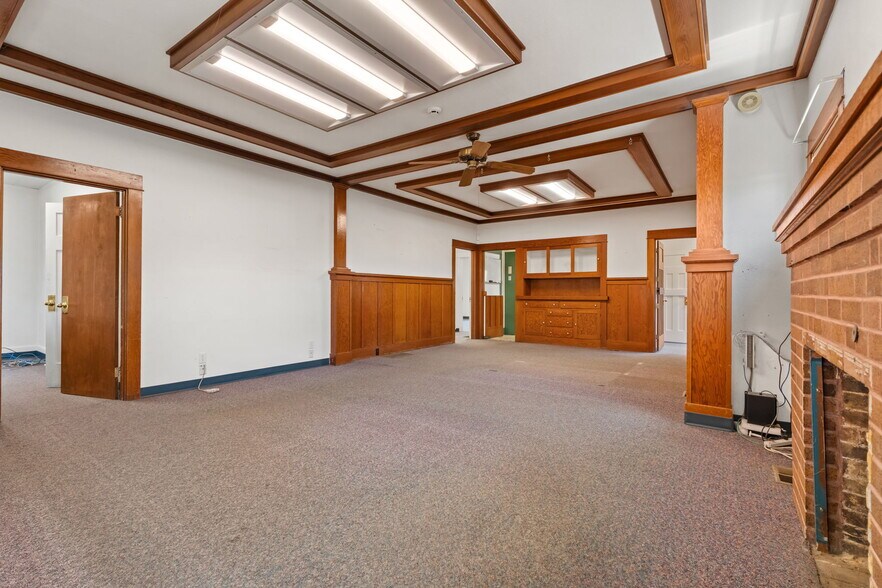 More Photos Of 1068 Market Blvd, Chehalis Office For Sale