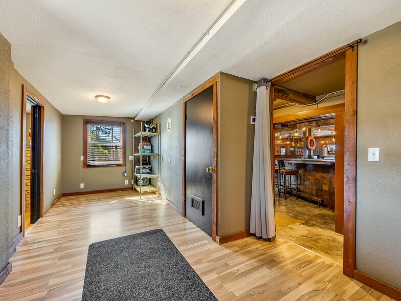 More Photos Of 780 US-101, Chinook Restaurant For Sale