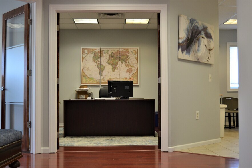 More Photos Of 807 Mantoloking Rd, Brick Office For Sale