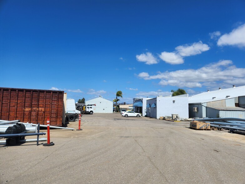 More Photos Of 1370 Pioneer Way, El Cajon Warehouse For Lease