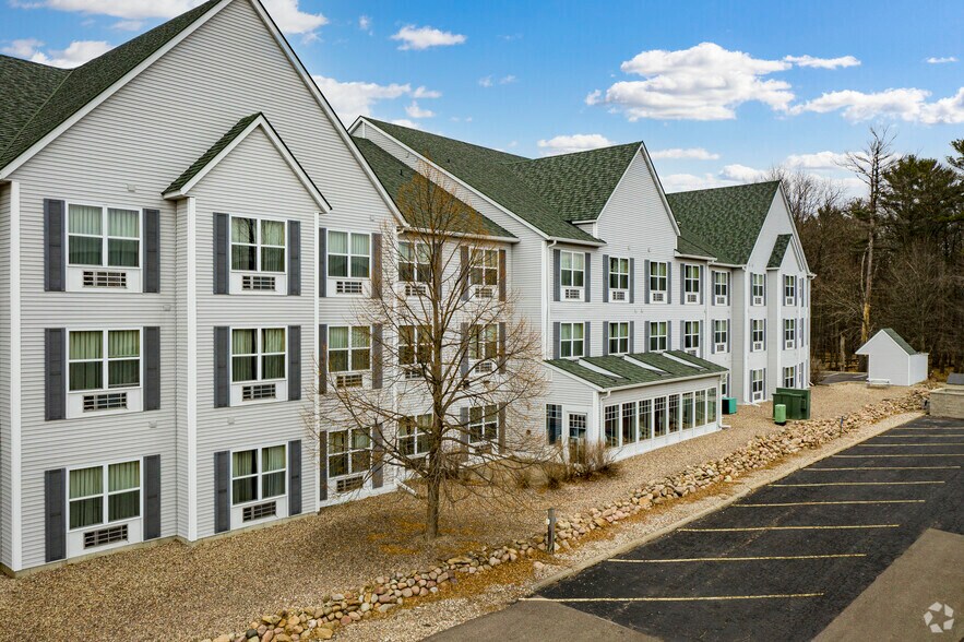 More Photos Of 301 Division St N, Stevens Point Hotel For Sale