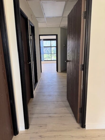 More Photos Of 1800 Bridgegate St, Westlake Village Office For Lease