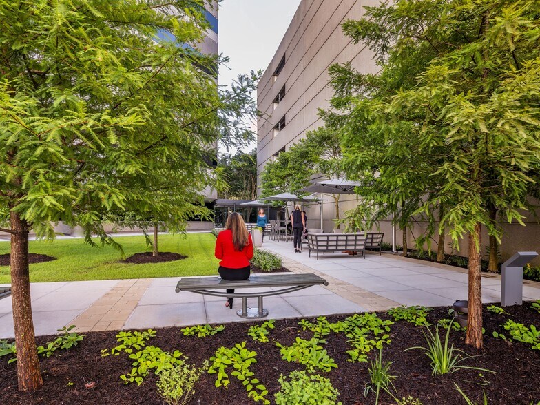 More Photos Of 3355 W Alabama St, Houston Office For Lease
