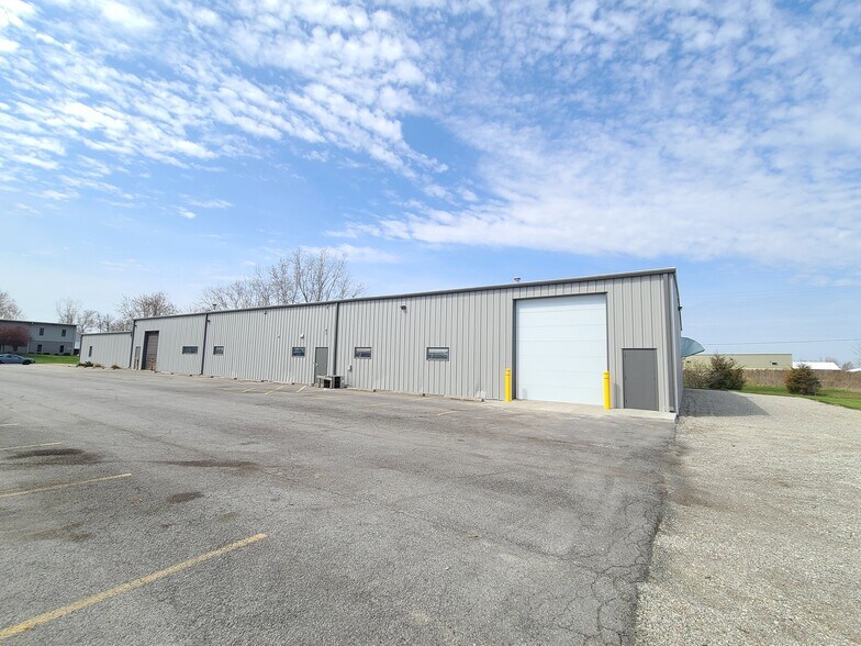 More Photos Of 7007 Trafalgar St, Fort Wayne Light Manufacturing For Sale