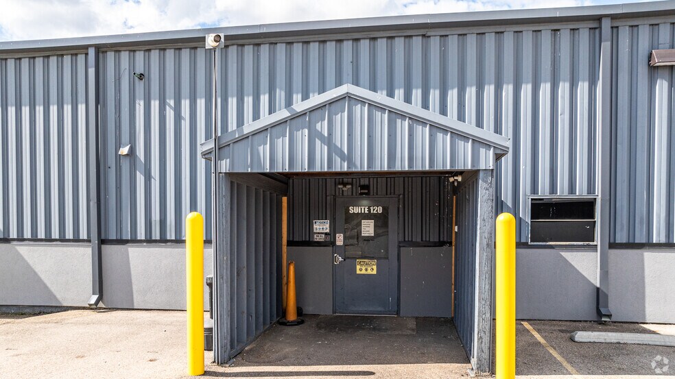 More Photos Of 2101 Kennedy Rd, Janesville Light Manufacturing For Lease