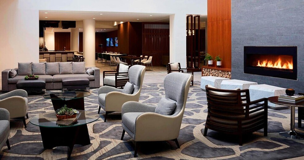 More Photos Of 101 James Doolittle Blvd, Uniondale Hotel For Lease