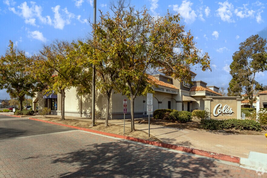 More Photos Of 70 Town Center Pky, Santee Freestanding For Lease