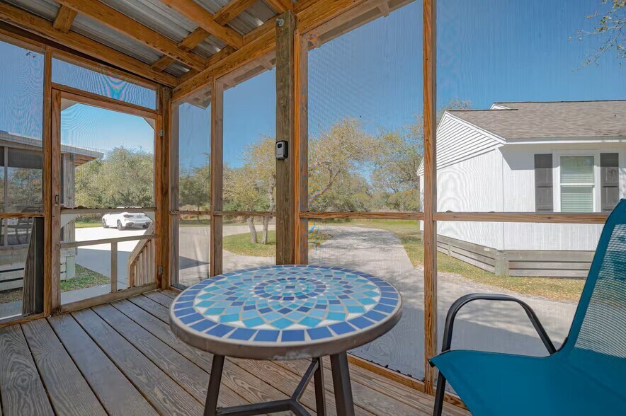 More Photos Of 5481 Highway 35 N, Rockport Specialty For Sale