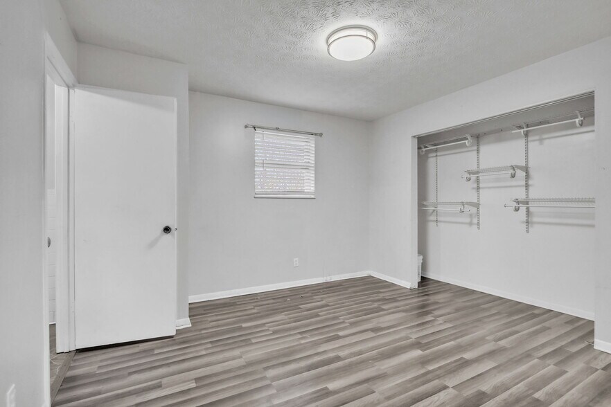 More Photos Of 211 Elyria Dr, Knoxville Apartments For Sale