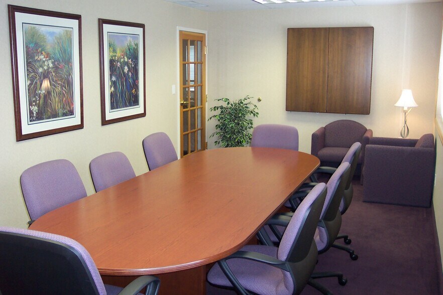 More Photos Of 342 County Road D E, Little Canada Office For Sale