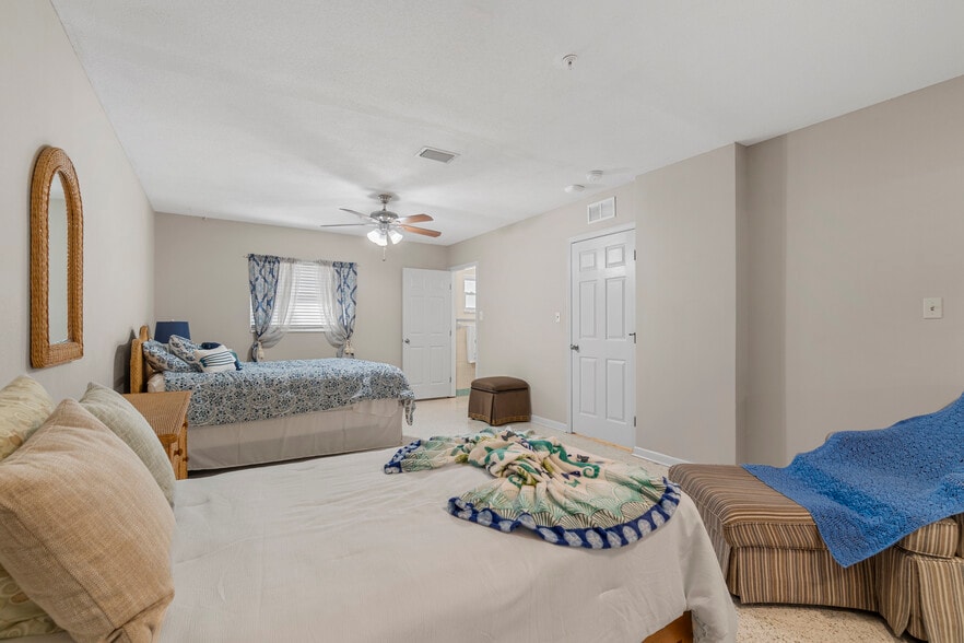More Photos Of 207 W Wheeler Rd, Seffner Assisted Living For Sale