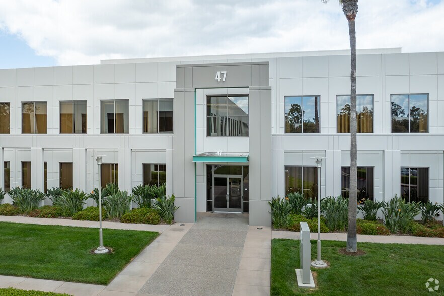 More Photos Of 47 Discovery, Irvine Loft Creative Space For Lease
